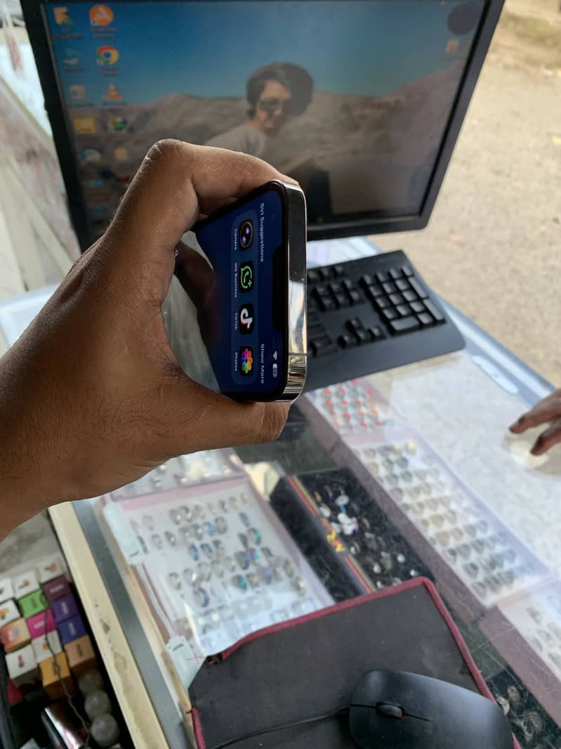 Apple iPhone 13 Pro 3