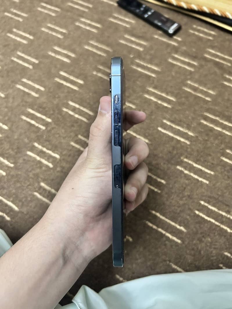 Apple iPhone 12 Pro Max 2