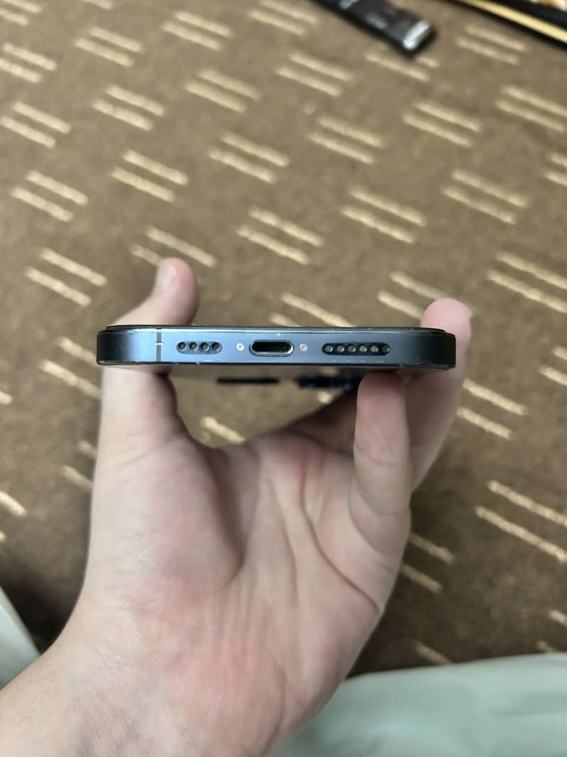 Apple iPhone 12 Pro Max 6