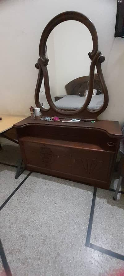 bed set dressing and showcase
