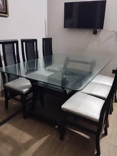 6 seater dinning table set - solid kikar wood with glass top