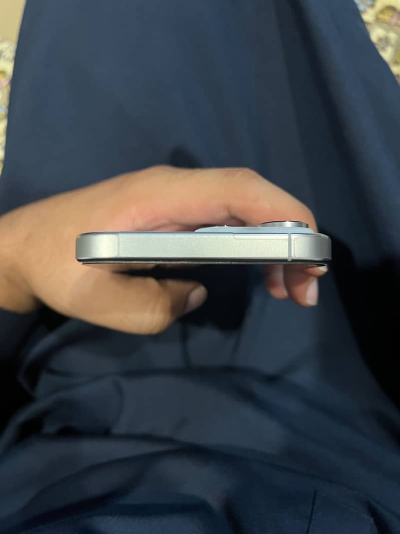 Apple iPhone 16 Pro Max 5