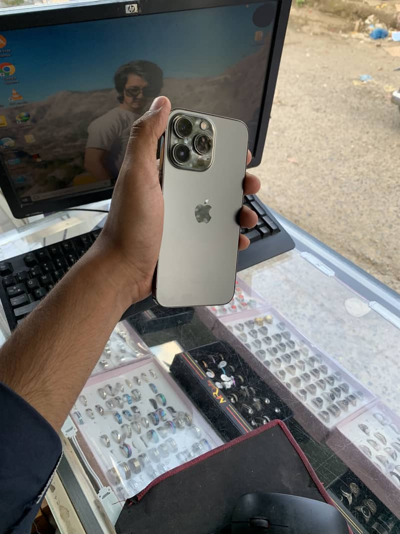 Apple iPhone 13 Pro 6