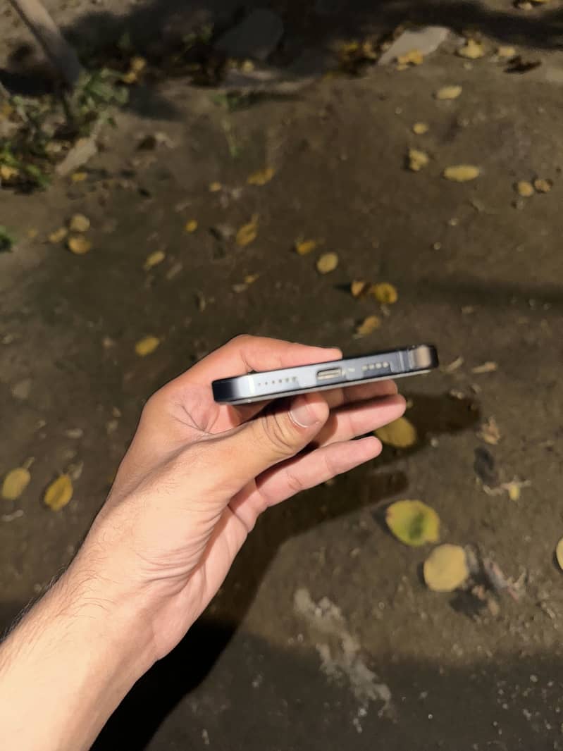 Apple iPhone 15 Pro Max 5