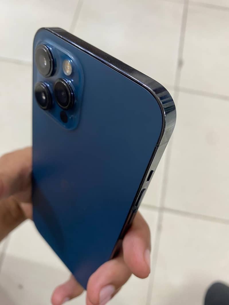 Apple iPhone 12 Pro Max 3