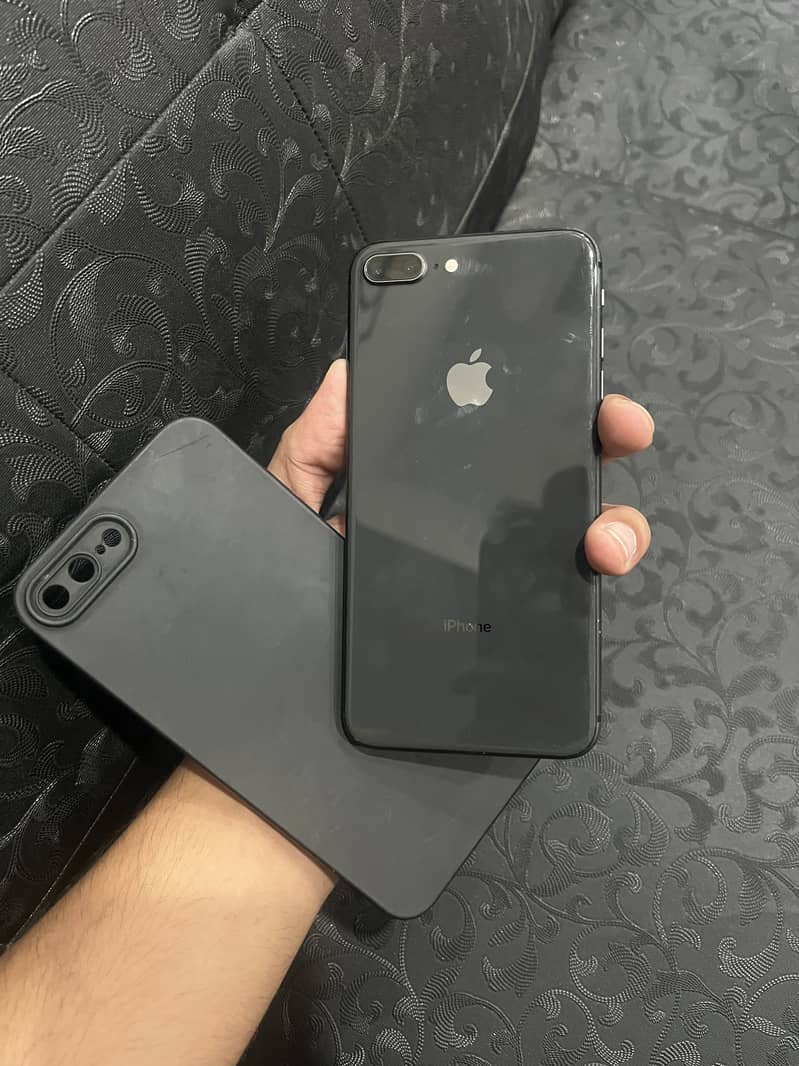 Apple iPhone 8 Plus 0