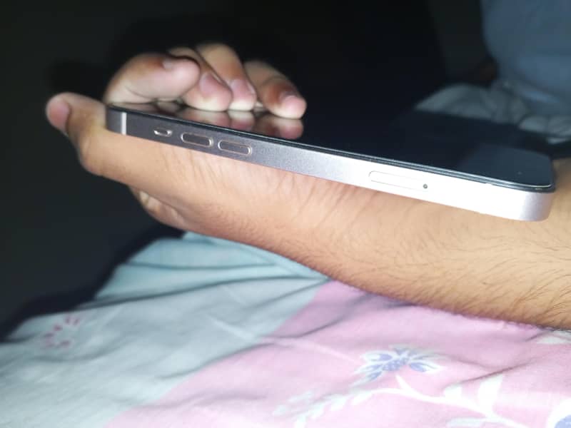 Apple iPhone 13 3