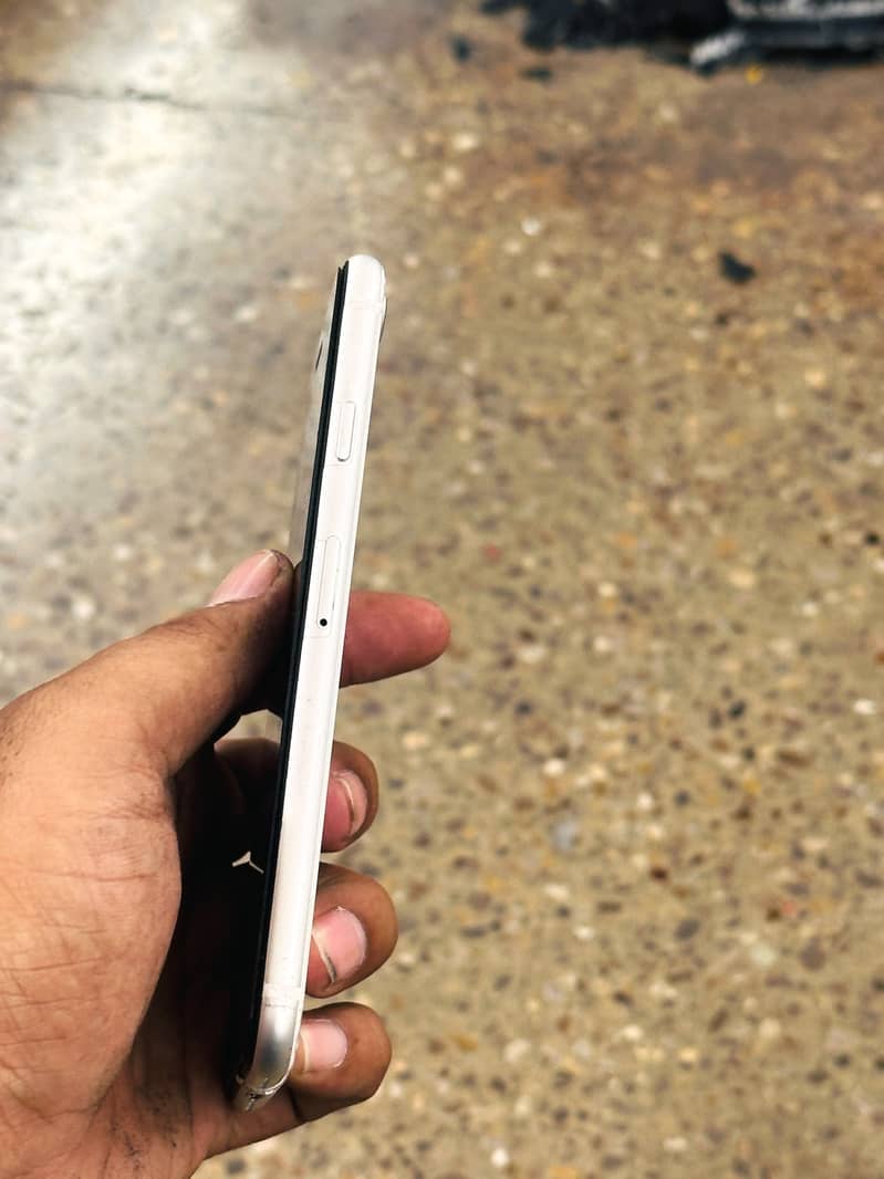 Apple iPhone SE 3
