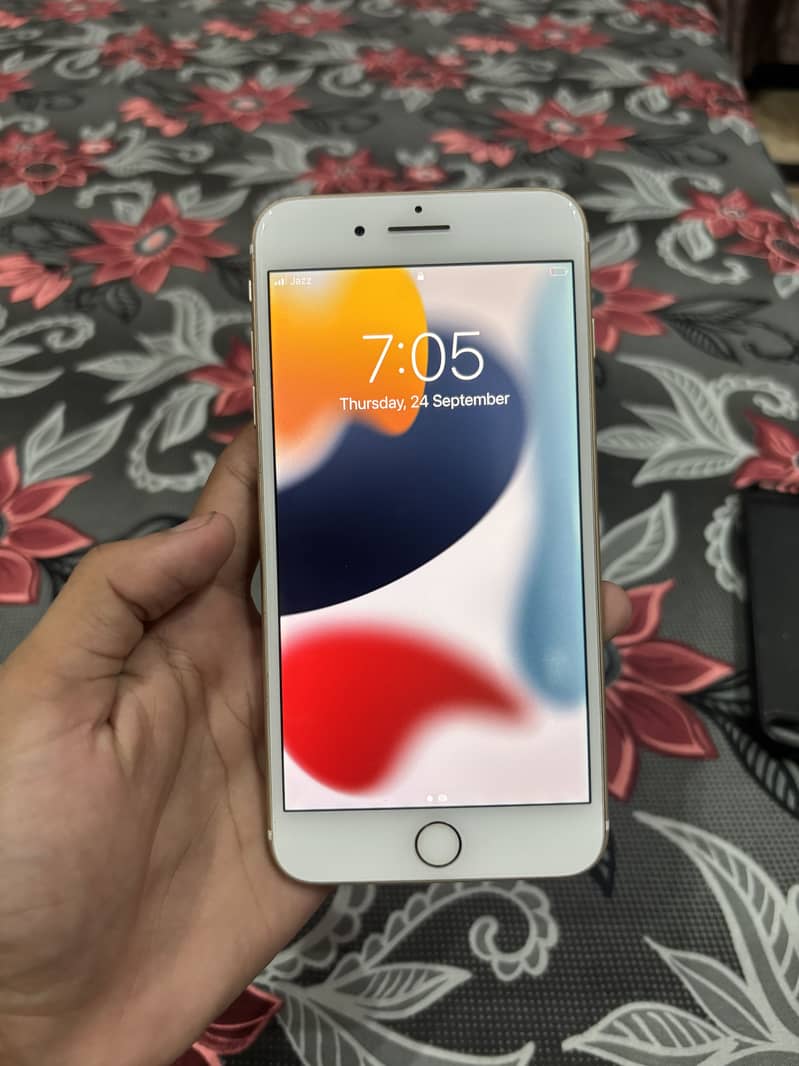 Apple iPhone 7 Plus 0