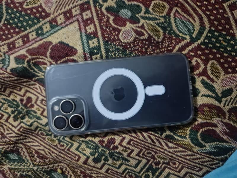 Apple iPhone 13 Pro Max 3