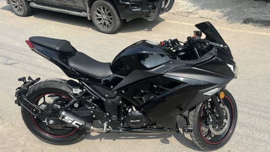 Kawasaki replica 400cc 10/9 condition urgent sale