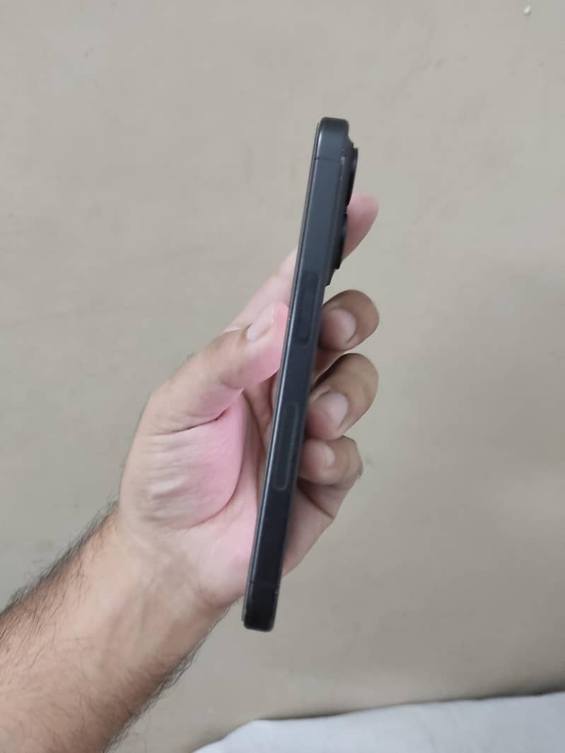 iPhone 15 PRO 2
