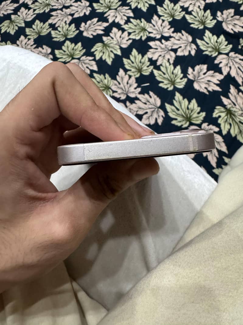 Apple iPhone 13 3