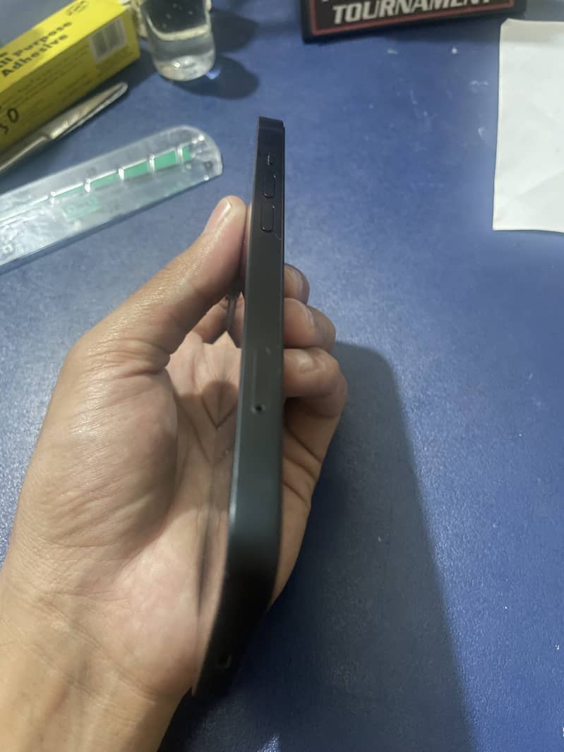 Apple iPhone 13 3