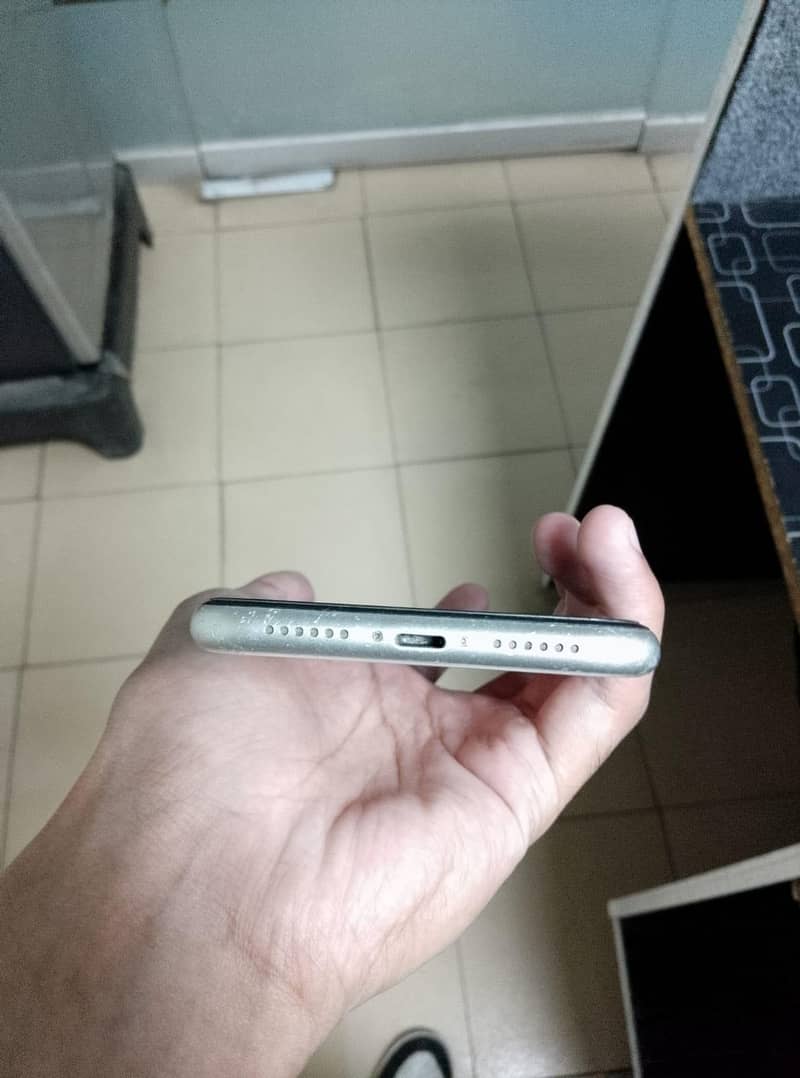 iphone 11 JV 1