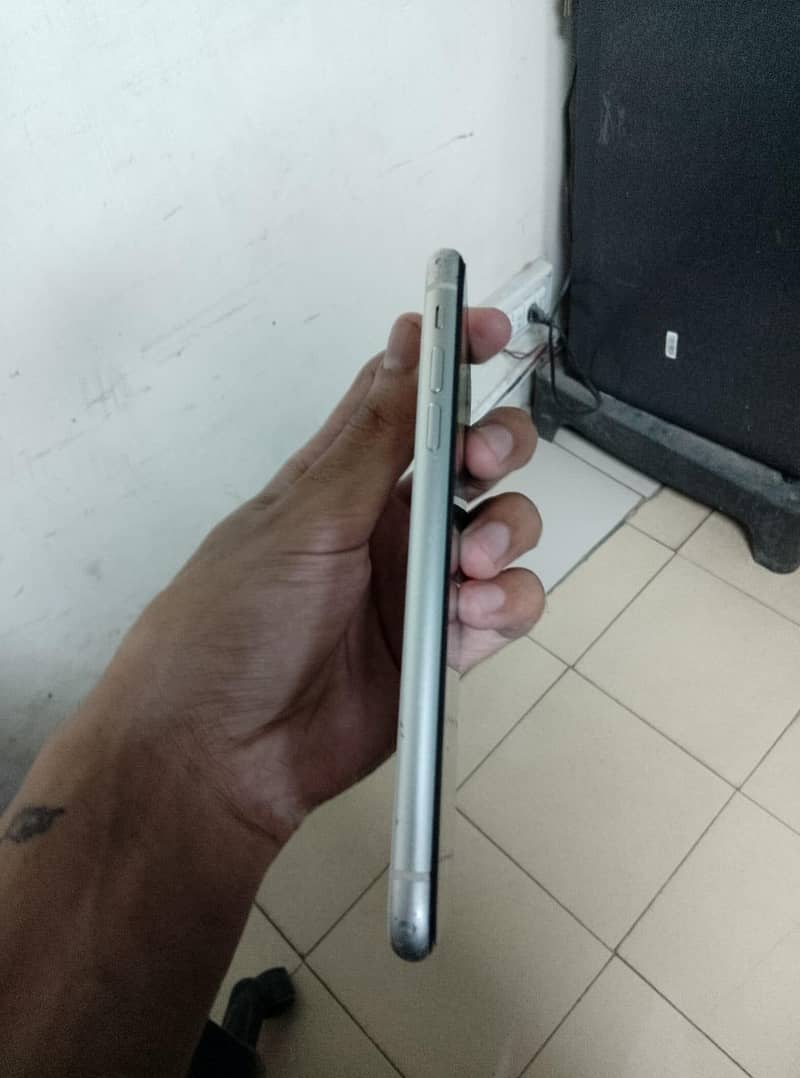 iphone 11 JV 3