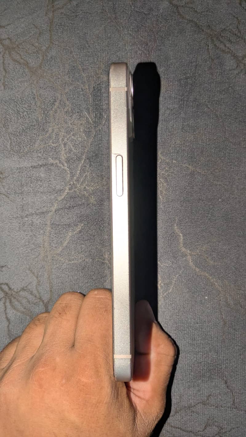 Apple iPhone 13 1
