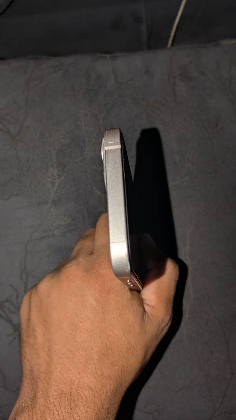 Apple iPhone 13 3