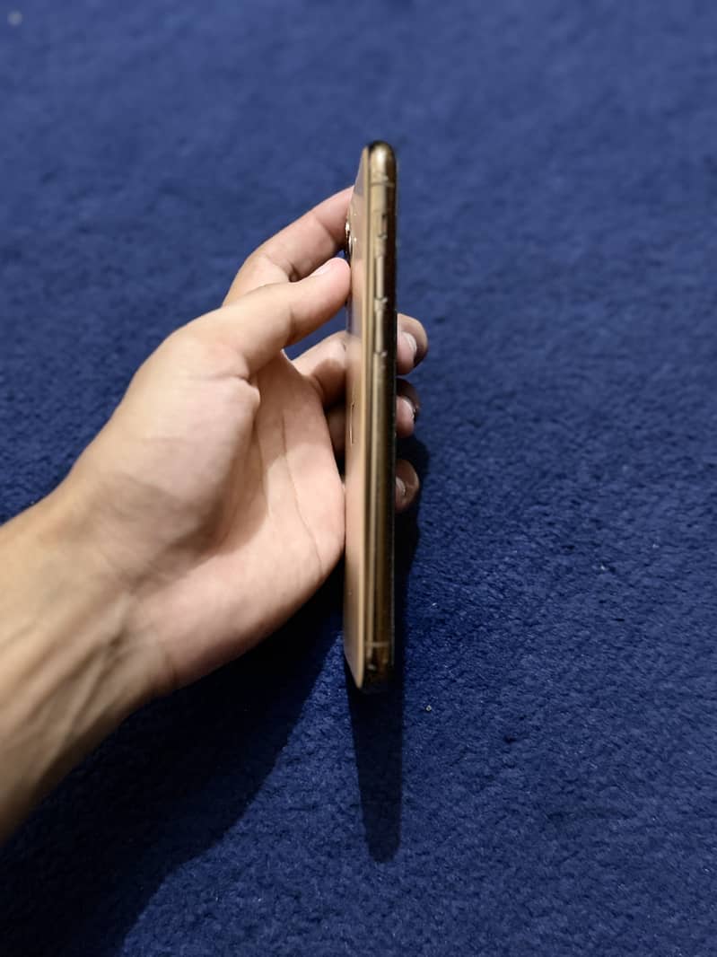 iPhone 11 Pro 2
