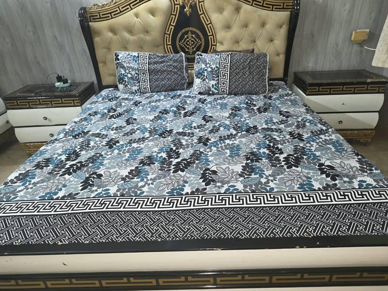 Bed with two side tables 1