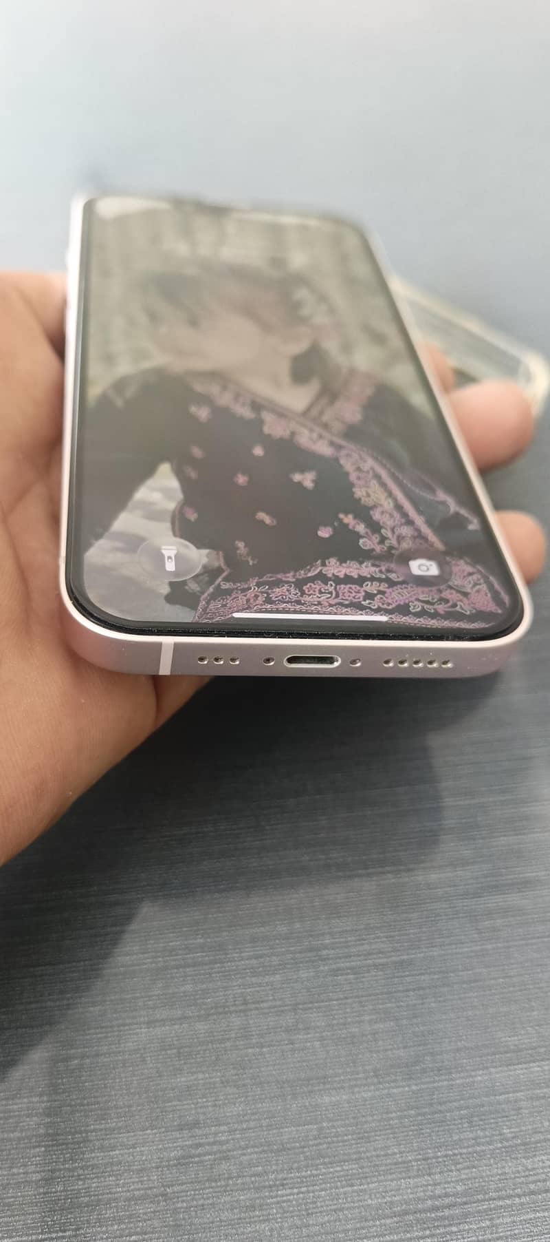 Apple iPhone 13 2