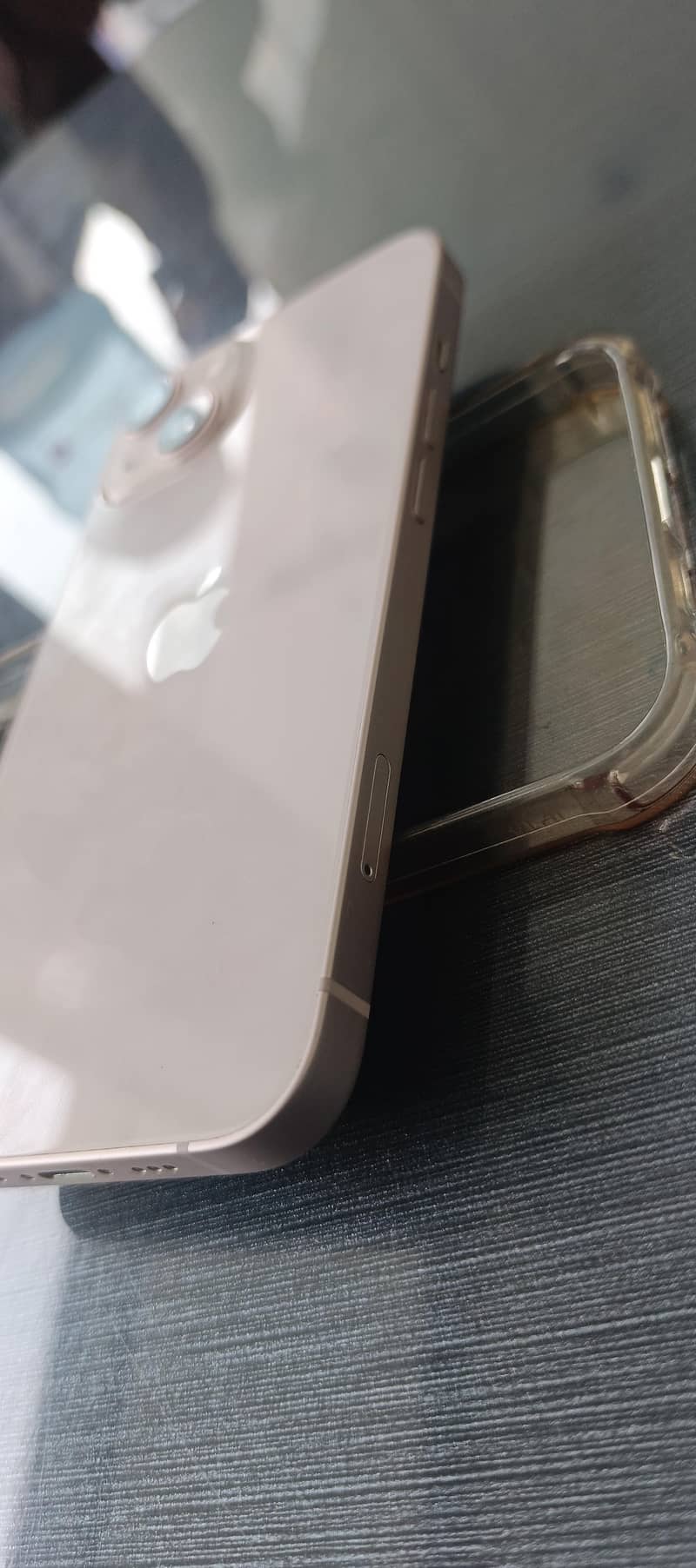 Apple iPhone 13 5
