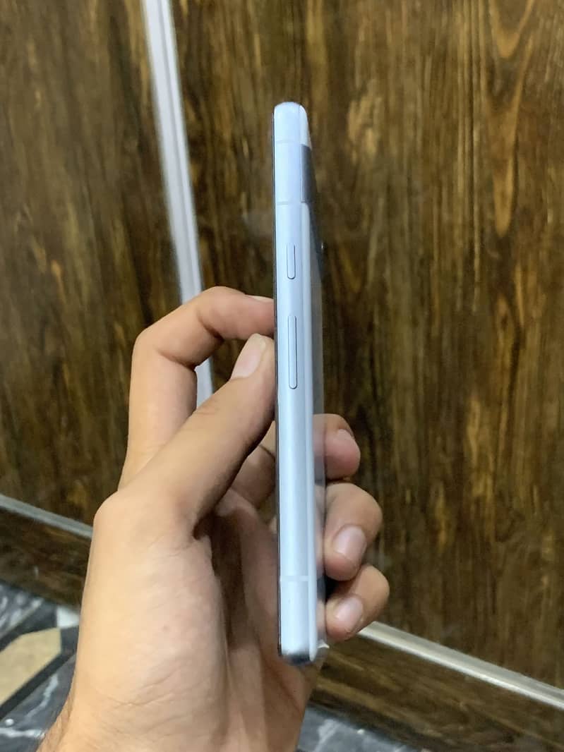 Google Pixel 7a 2