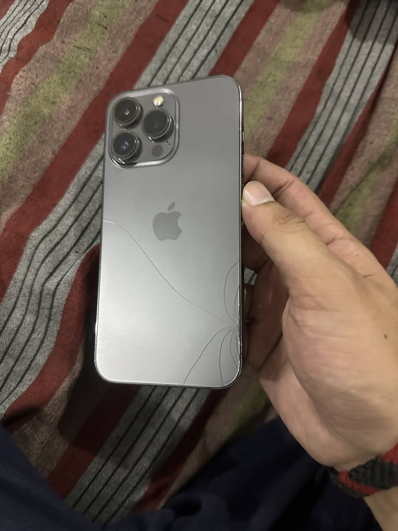 Apple iPhone 13 Pro 4