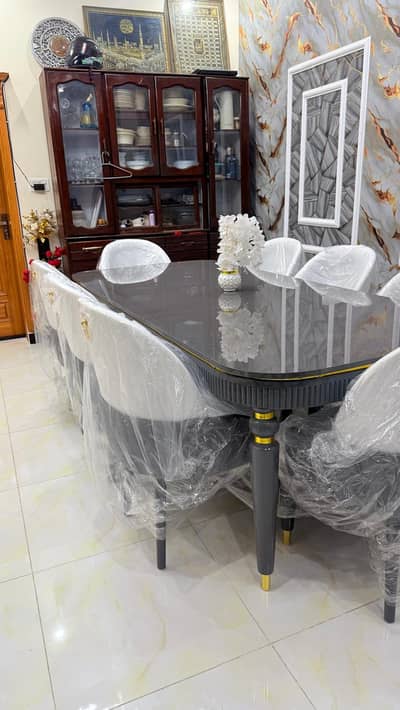 8 seater dining table available for sale