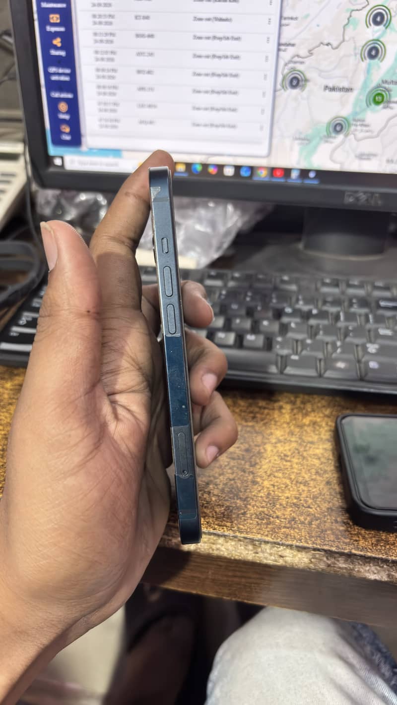 Apple iPhone 13 3