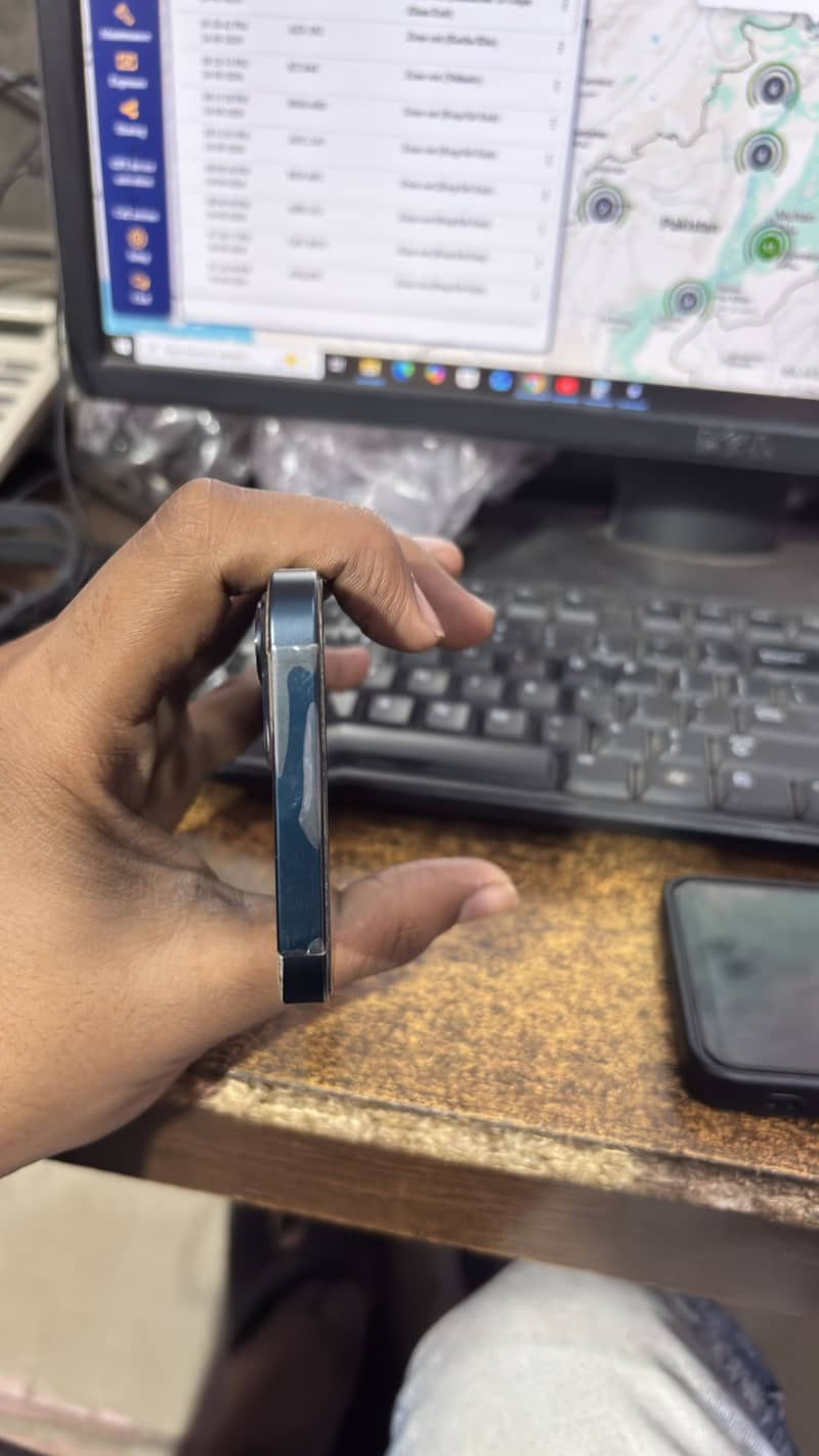 Apple iPhone 13 4