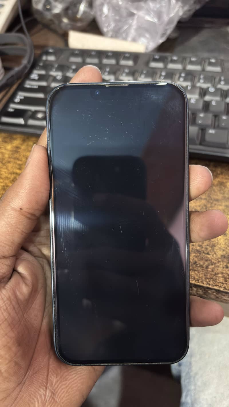 Apple iPhone 13 5
