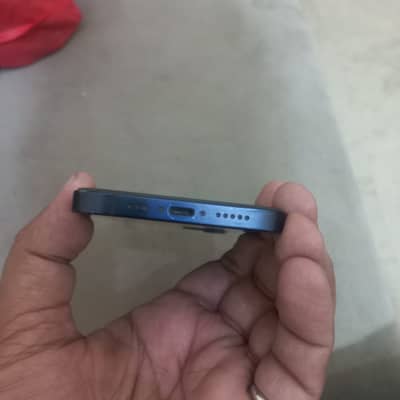 Apple iPhone 12