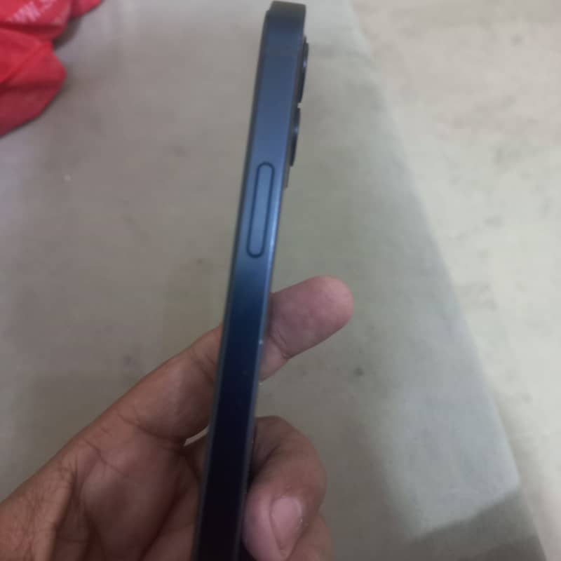 Apple iPhone 12 1