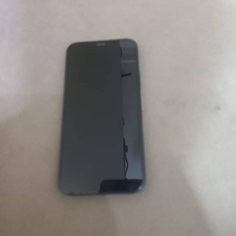 Apple iPhone 12 4