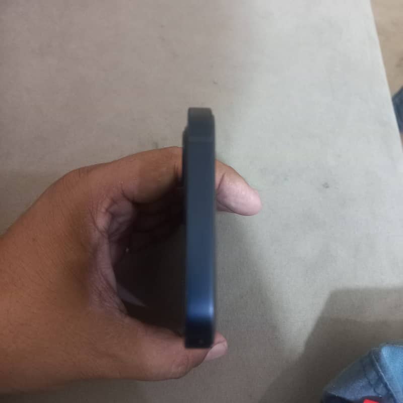 Apple iPhone 12 5