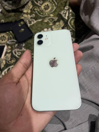 Apple iPhone 12