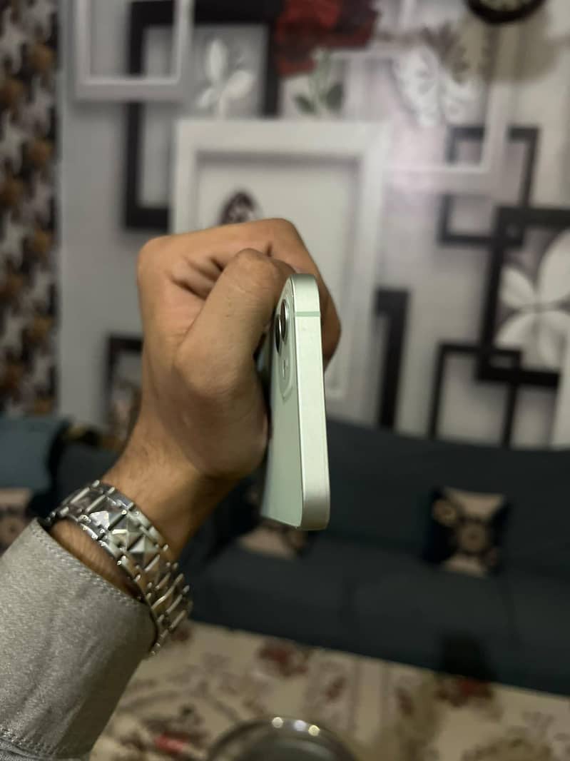 Apple iPhone 12 4