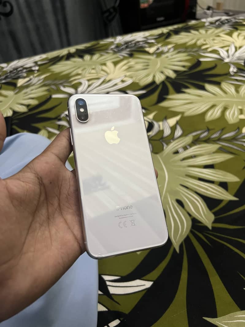 Apple iPhone X 4