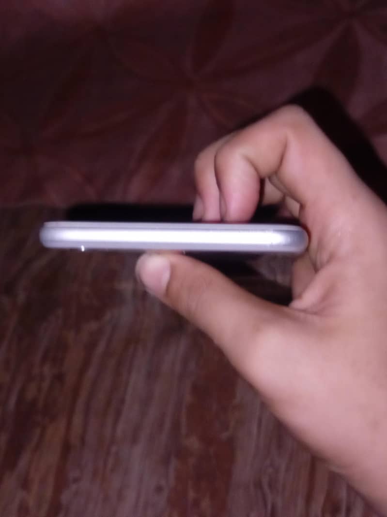 Apple iPhone 6 Plus 5