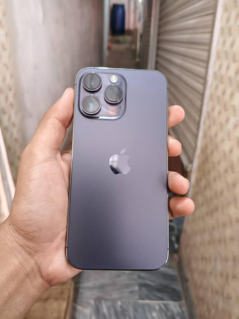 Apple iPhone 14 Pro Max 1