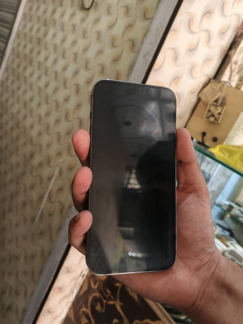 Apple iPhone 14 Pro Max 6