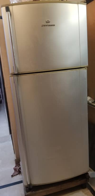 dawlance big size fridge with 2 doors with big space