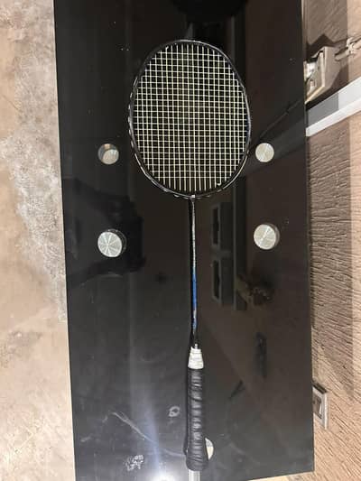 apaçs feather lite 75 6u G2 32lbs max tension badminton racket