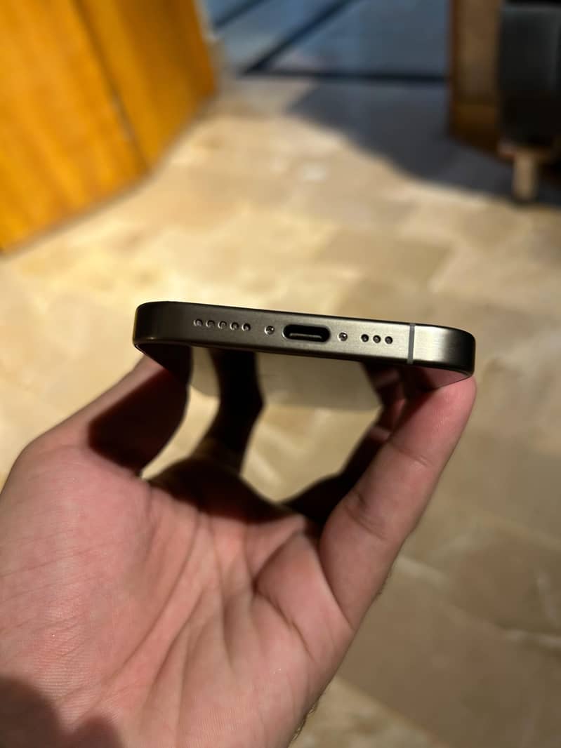 Apple iPhone 15 Pro 4