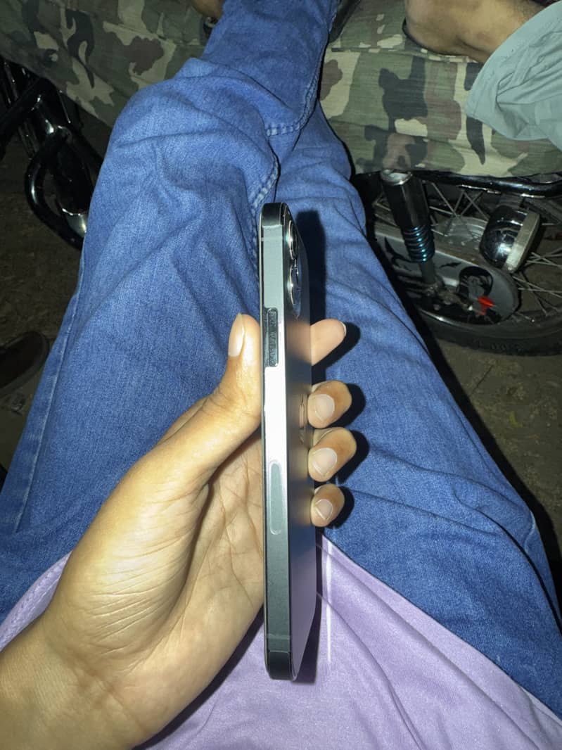 iPhone 12 Pro 4