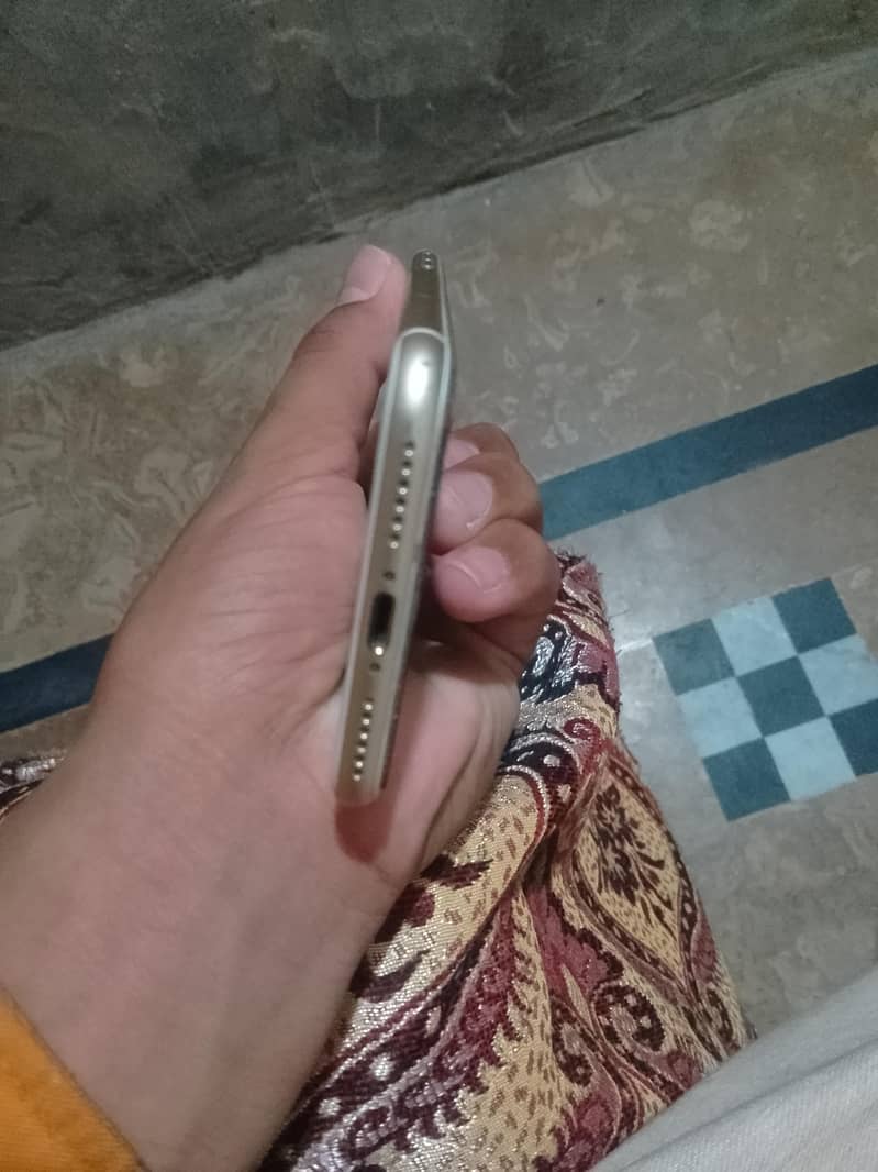 Apple iPhone 7 2