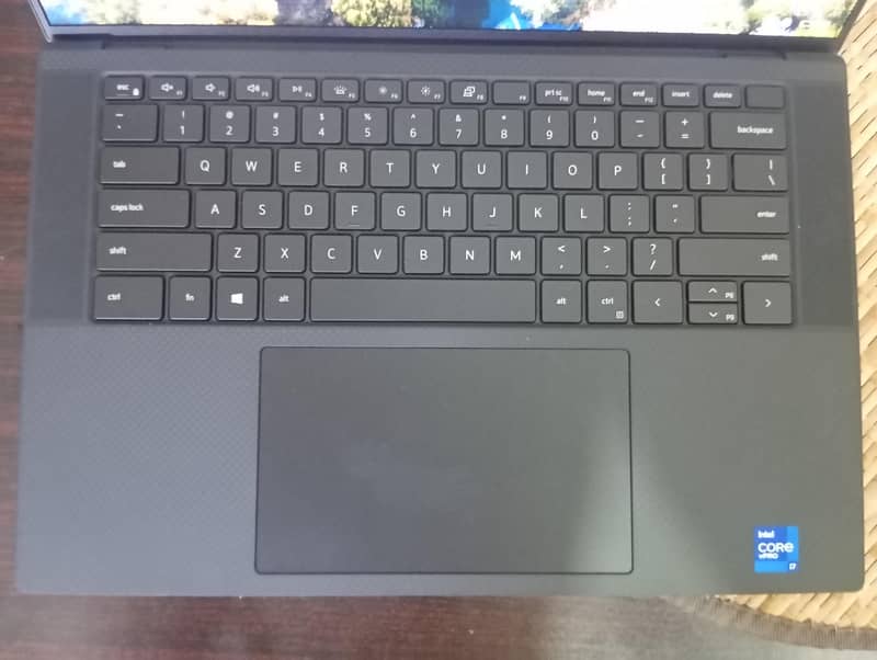 Dell 5560 Precision 1