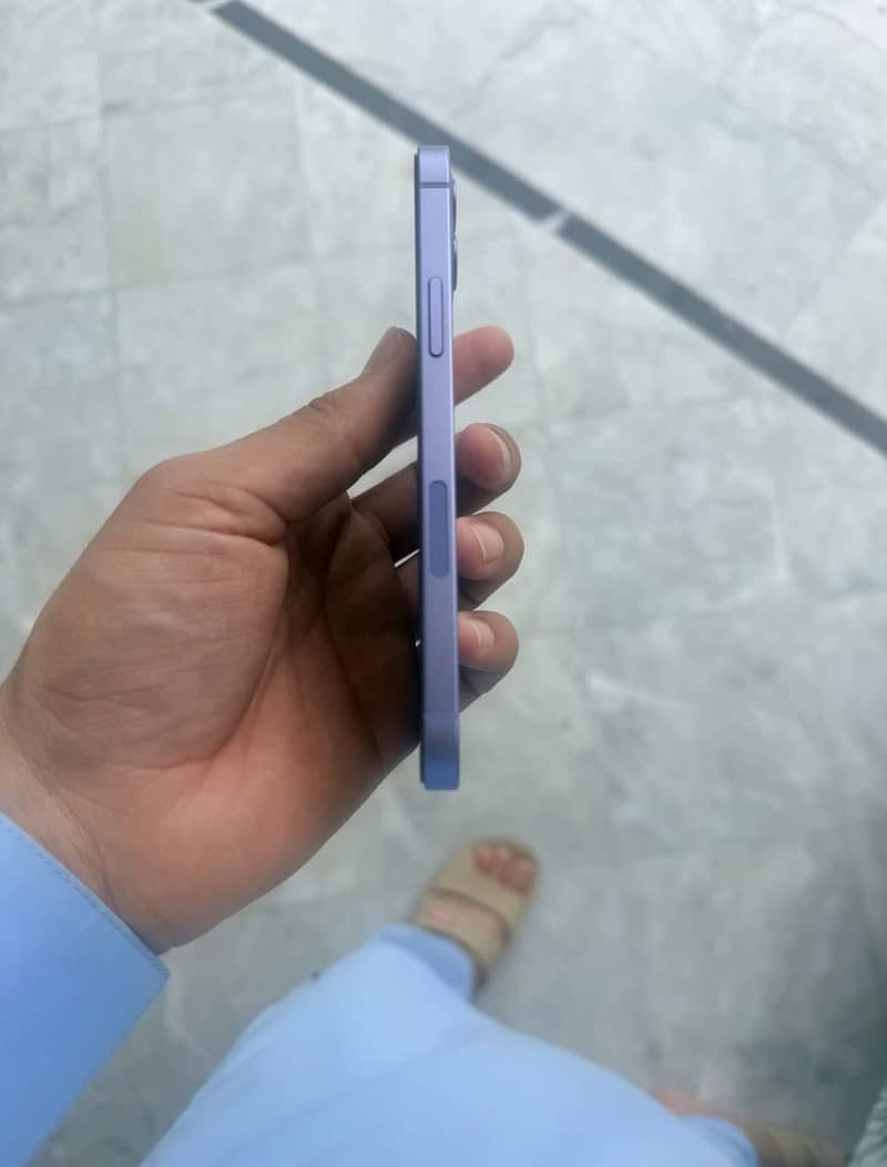 Apple iPhone 12 1