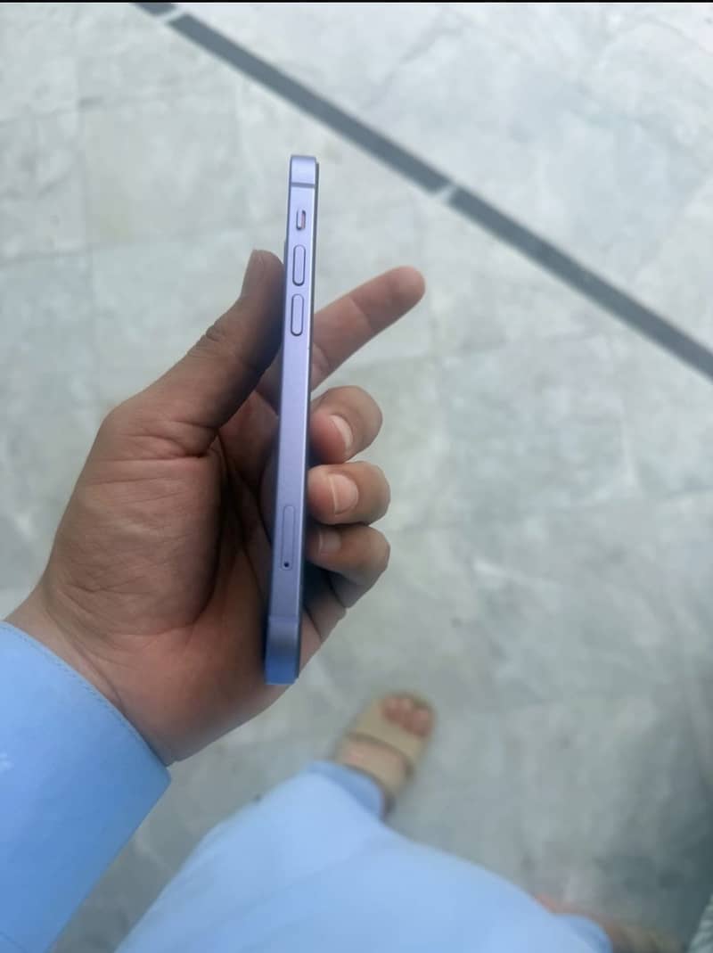 Apple iPhone 12 2